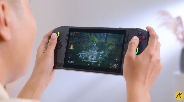 Máy chơi game cầm tay MSI Claw A1M-049VN Core Ultra 7 155H - Màn hình sắc nét