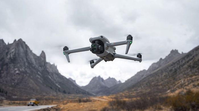Quay video chuyên nghiệp - Flycam DJI Air 3