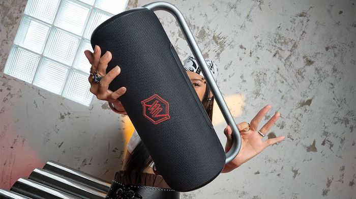 Thiết kế hiện đại, tinh tế của loa Alpha Works AW-IKON20 mang lại cảm giác sang trọng và chắc chắn