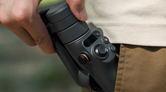 Thiết bị cầm tay chống rung cho điện thoại DJI Osmo Mobile 6_OE200 - Gọn nhẹ