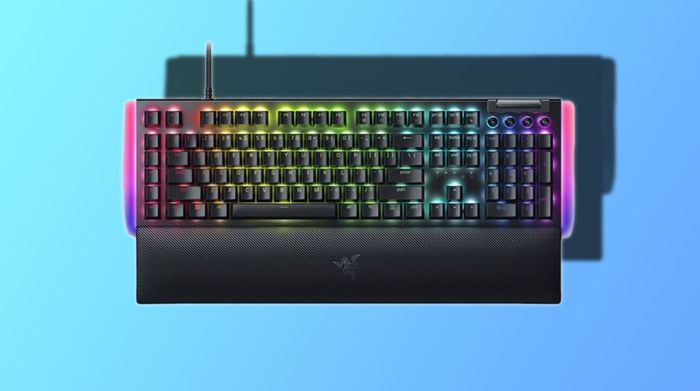 Razer Green Switch trên bàn phím Razer BlackWidow V4 giúp gõ chính xác và phản hồi nhanh