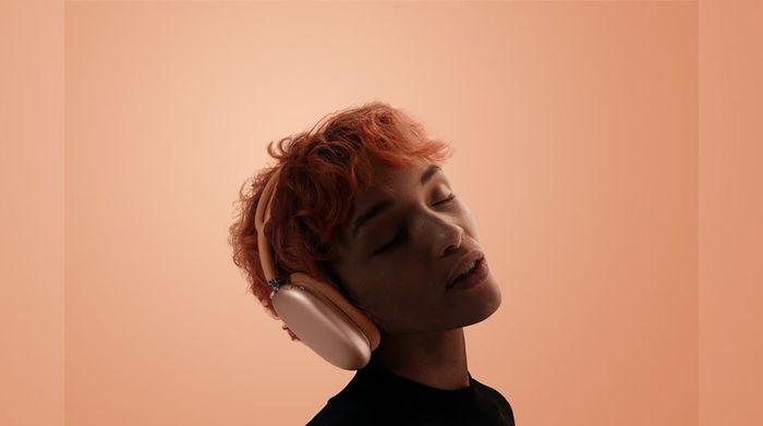 Chip H1 tiên tiến - AirPods Max cổng USB C