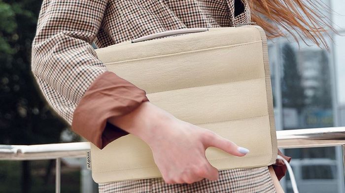 Ngăn phụ tiện dụng và kiểu dáng mỏng nhẹ của túi xách Laptop 14 inch Innostyle Stratus Carrying S610