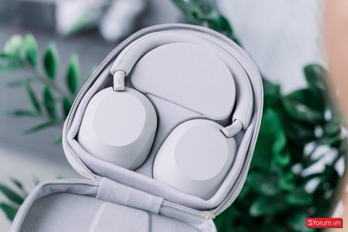 Sony WH-1000XM5 với mức giá hấp dẫn trong mùa Black Friday