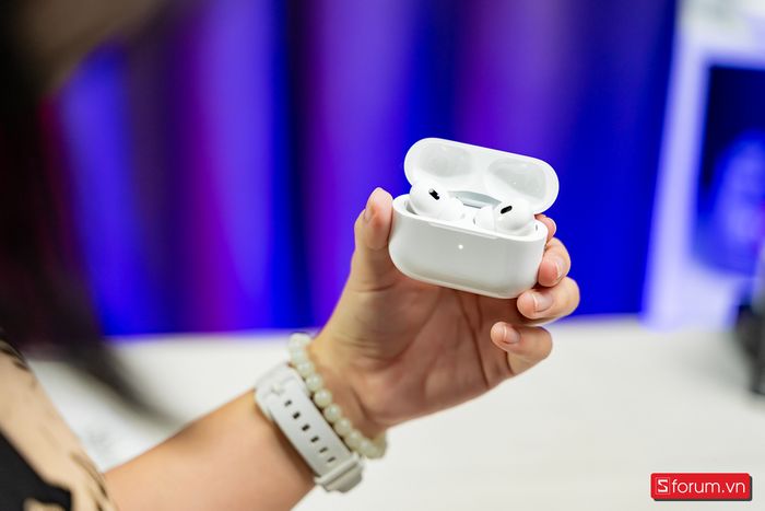 AirPods Pro 2 là giải pháp lý tưởng dành cho những người gặp vấn đề về thính lực ở mức độ nhẹ