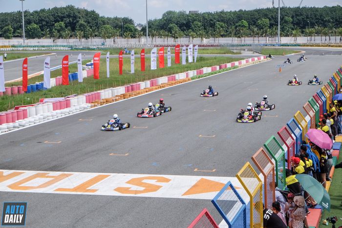 Khám phá toàn cảnh của giải đua xe Go-Kart lớn nhất từ trước đến nay tại Việt Nam Giải đua xe Go-Kart Thắng hay thua, đua mới biết mùa 2 (27).JPG