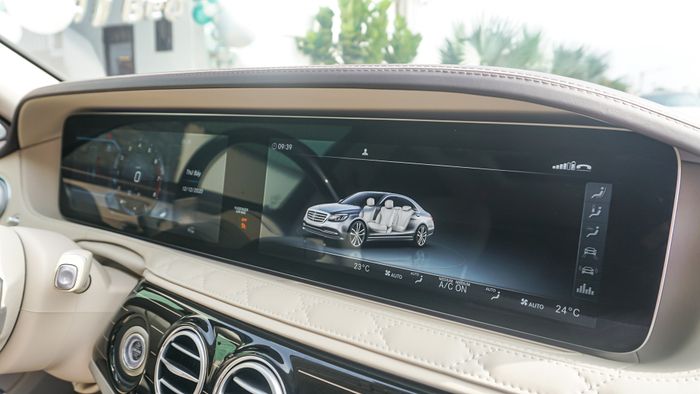 Mercedes-Maybach S560 4MATIC màu hiếm Emerald Green đầu tiên tại Việt Nam Mercedes-Maybach-S560-4MATIC-Emerald Green (21).JPG