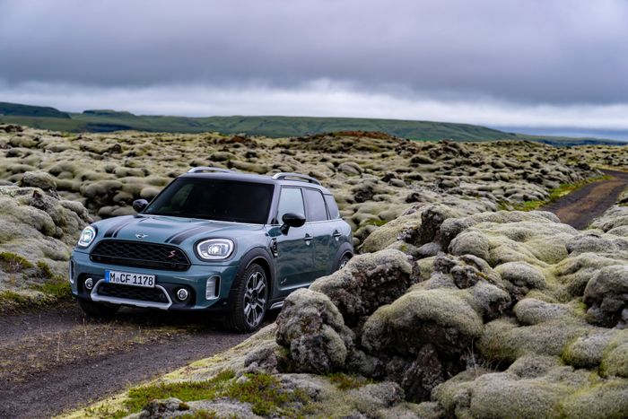 MINI Countryman 2021 đã chính thức ra mắt tại thị trường Việt Nam với mức giá khởi điểm từ 2,439 tỷ đồng p90407195-lowres-mini-cooper-s-countr.jpg