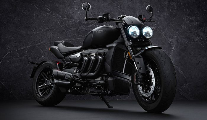 Triumph Rocket 3 R Black sẽ sớm có mặt tại Việt Nam, có giá trên 950 triệu đồng. Đây là phiên bản đặc biệt với số lượng giới hạn chỉ 1.000 chiếc trên toàn thế giới.