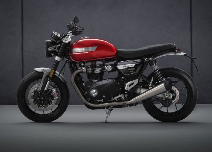 Triumph Speed Twin 2021 sắp ra mắt tại Việt Nam với nhiều cải tiến đáng chú ý. Phiên bản mới không sử dụng dây ga truyền thống, mà thay vào đó là bướm ga điện tử (Ride-by-Wire) để đảm bảo kiểm soát ga một cách chính xác nhất.