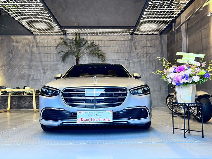 Đàm Thu Trang mua chiếc Mercedes-Benz S450 L Luxury 2022 với giá 5,5 tỷ đồng 3aa41cef3b88fbd6a299.jpg