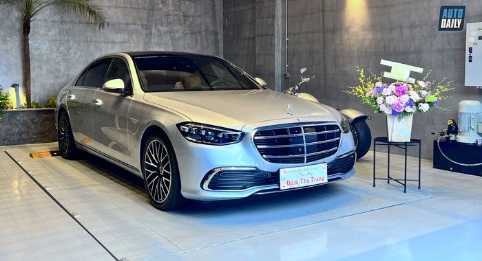 Đàm Thu Trang mua chiếc Mercedes-Benz S450 L Luxury 2022 với giá 5,5 tỷ đồng 71f591dcb5bb75e52caa-copy.jpg