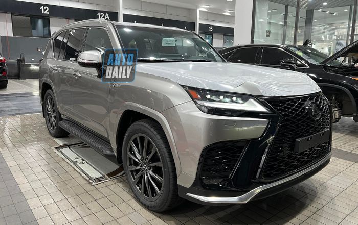 Lexus LX600 F Sport 2022 lần đầu tiên về Việt Nam hình ảnh lexus-lx600-4.jpg