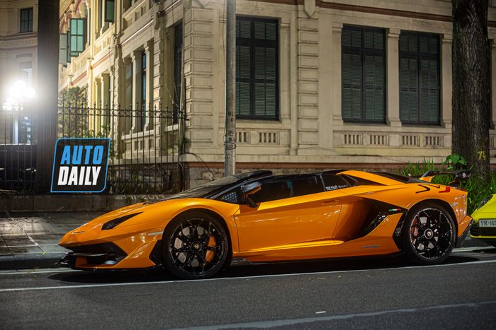 Một chiếc Lamborghini Aventador SVJ Roadster mới lại được thêm vào danh sách xe tại Việt Nam, với sơn màu xanh lá độc đáo aventador-svj-roadster-xanh-la-ve-viet-nam-Mytour-8.jfif