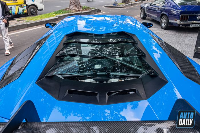 Chiếc Lamborghini Aventador độ Liberty Walk độc nhất tại Việt Nam đã được trả về với màu sơn nguyên bản.