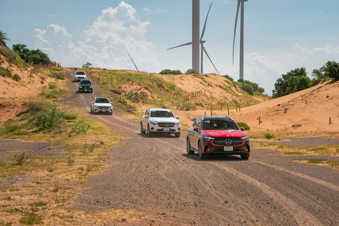 Đưa xe sang Mercedes-Benz GLC 2023 thách thức 'đất sa mạc Sahara' tại Việt Nam Mercedes-Benz GLC thế hệ mới 15.jpg