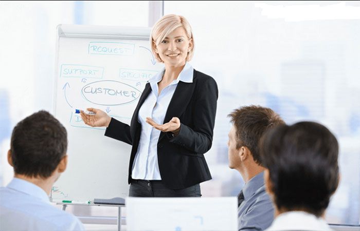 Kỹ Năng Giao Tiếp Bằng Mắt: Quan Trọng Hơn Cả Lời Nói