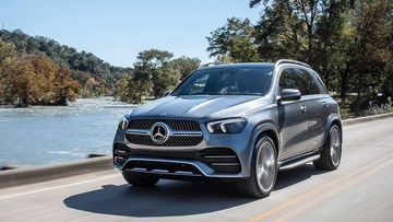 Mercedes GLE 450 4MATIC 2023 có khả năng tăng tốc từ 0-100 km/h trong 5,7 giây, với tốc độ tối đa giỏi hạn ở 250 km/h.