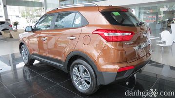 Hyundai Creta 2015 nhìn từ phía sau