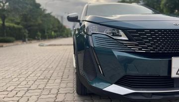 Peugeot 5008 2023 sở hữu “cặp mắt” thần thái với công nghệ chiếu sáng LED Projector.