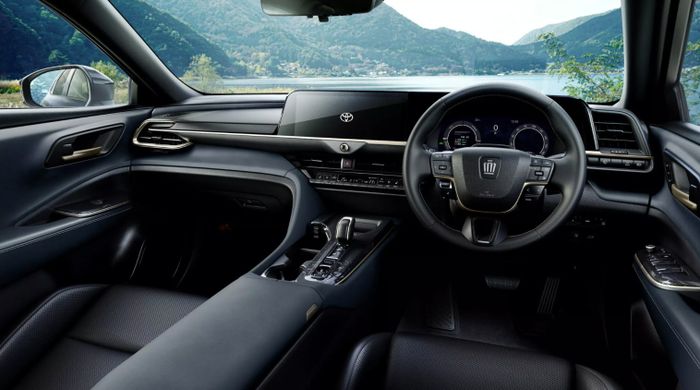 Toyota Crown 6.jpg