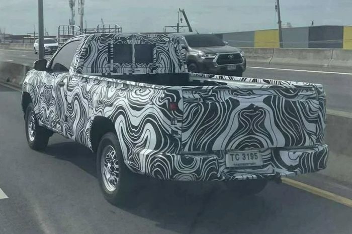 Toyota Hilux 2026 3.JPG
