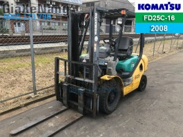 Xe nâng dầu Komatsu