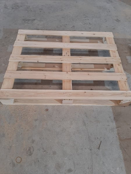 Pallet gỗ