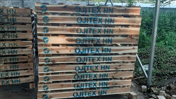 Pallet gỗ