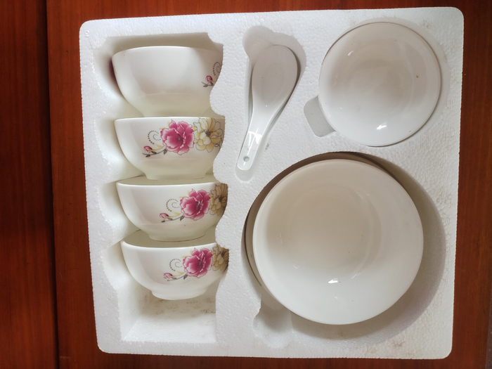 Hộp xốp chèn bát đĩa