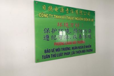 Bảng kính bắt ốc nổi