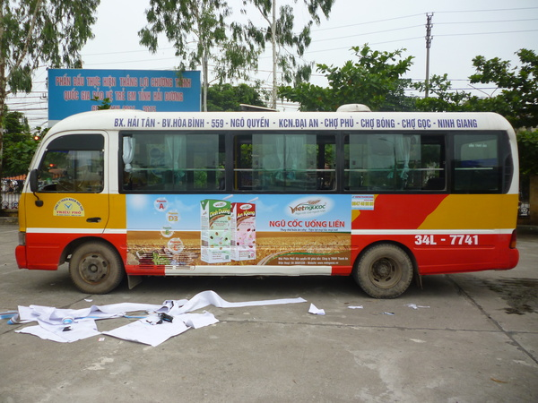 Quảng cáo trên xe bus