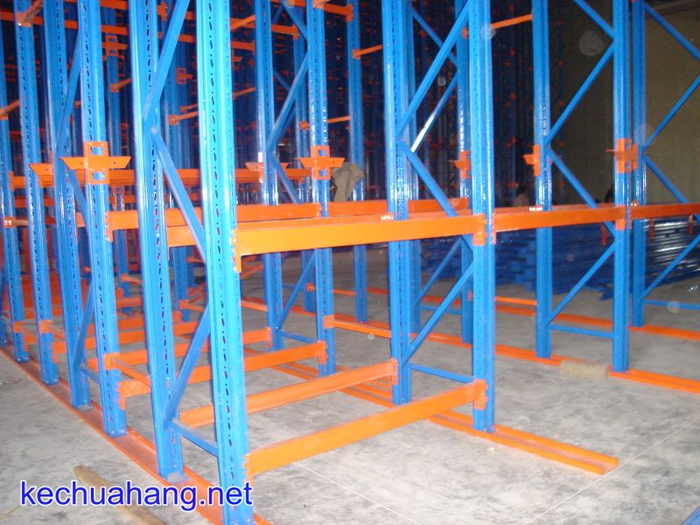 Kệ Drive in Pallet