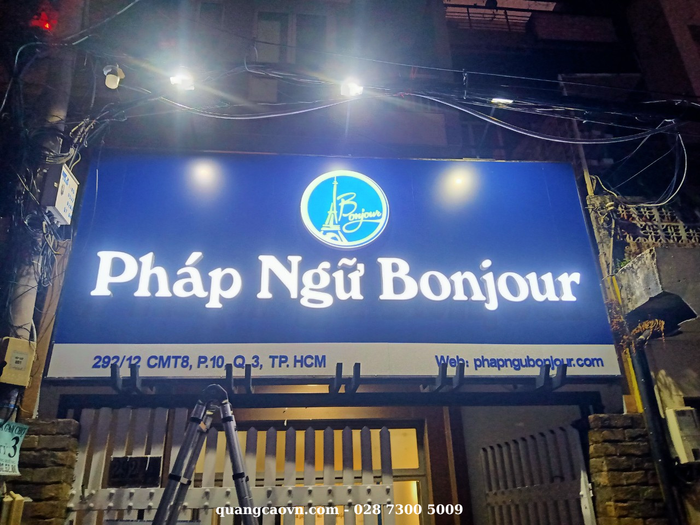 Bảng hiệu Alu