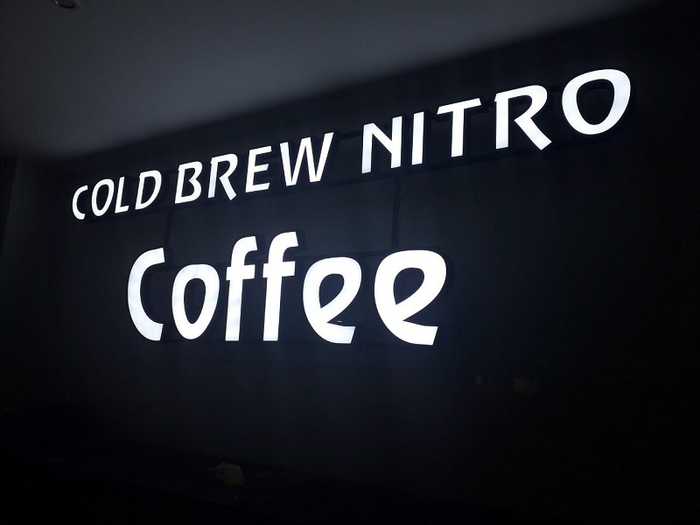 Biển quảng cáo chữ nổi