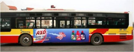 Quảng cáo trên xe bus