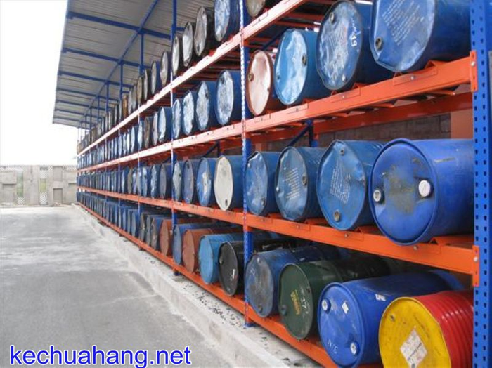 Kệ để thùng phuy