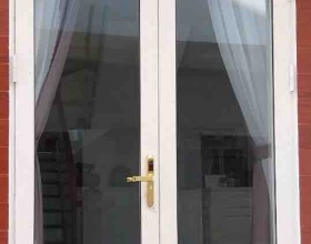 Cửa đi mở quay 2 cánh HMA