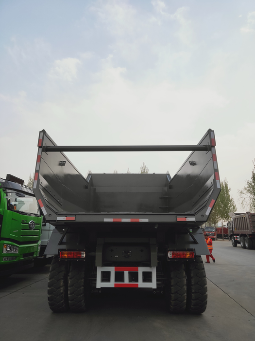 Xe ô tô khai thác mỏ