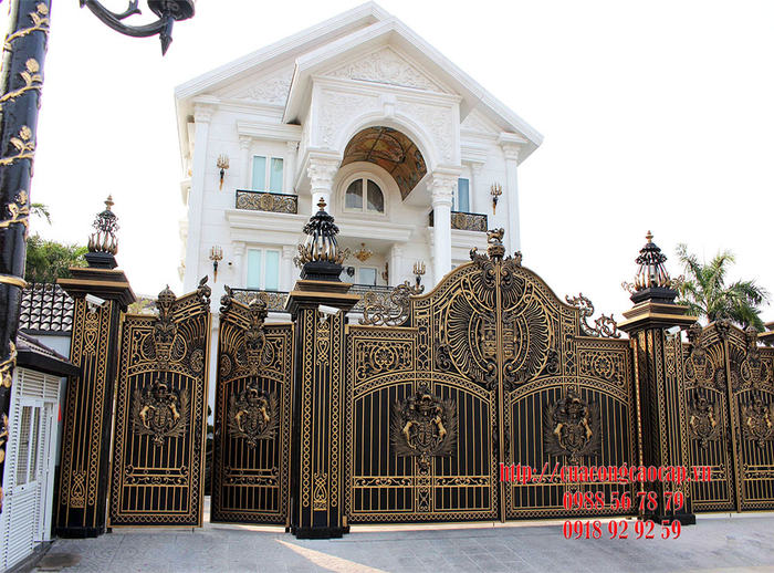 Cổng hợp kim nhôm đúc đặc Buckingham C01