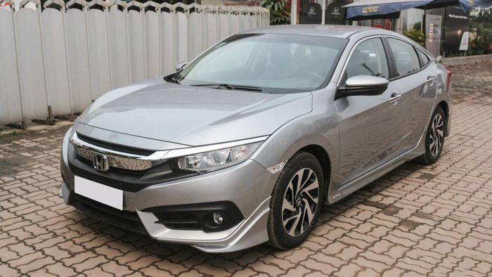 Honda Civic 4 chỗ