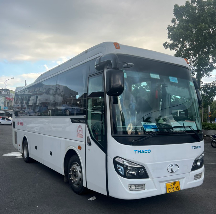 Cho thuê xe Hyundai Thaco 29, 30 chỗ