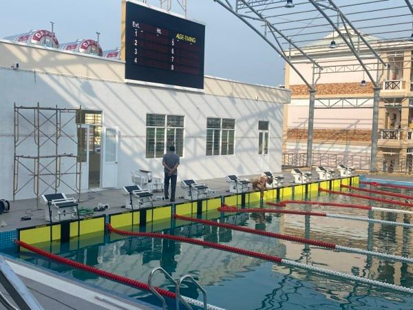 Thiết bị điện tử thi đấu hồ bơi