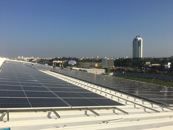 Lắp đặt hệ thống năng lượng mặt trời