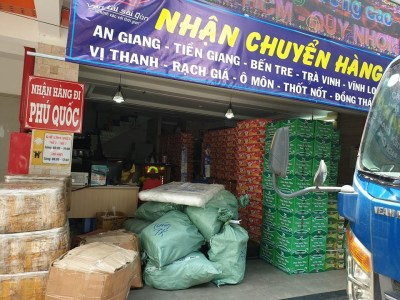 chuyển phát nhanh hàng hóa