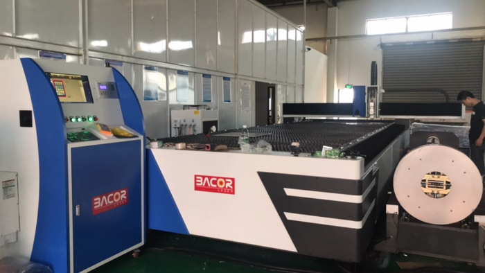 Máy cắt Laser fiber CNC