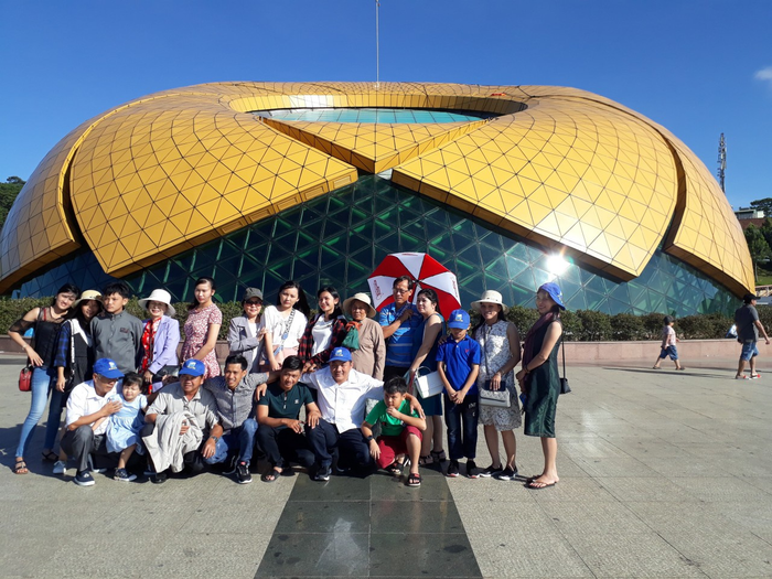 Tour du lịch với Khách hàng