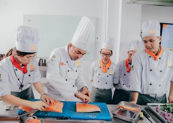Đào tạo đầu bếp á