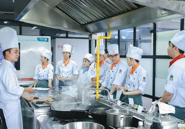 Đào tạo đầu bếp Việt