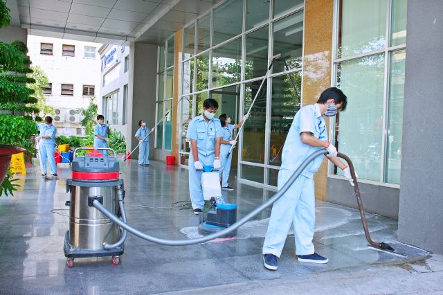 Vệ sinh tòa nhà